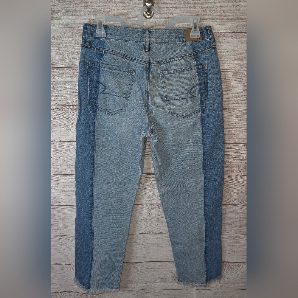American Eagle Two-Tone Blue Vintage Hi-Rise Jeans Size 8 Regular - Picture 2 of 5